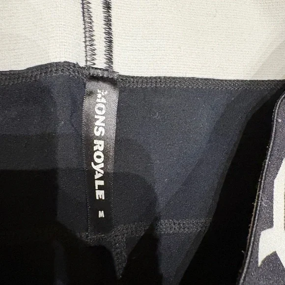 Mons Royale wool blend New Zealand tights women’s medium in black with pocket - Picture 4 of 5